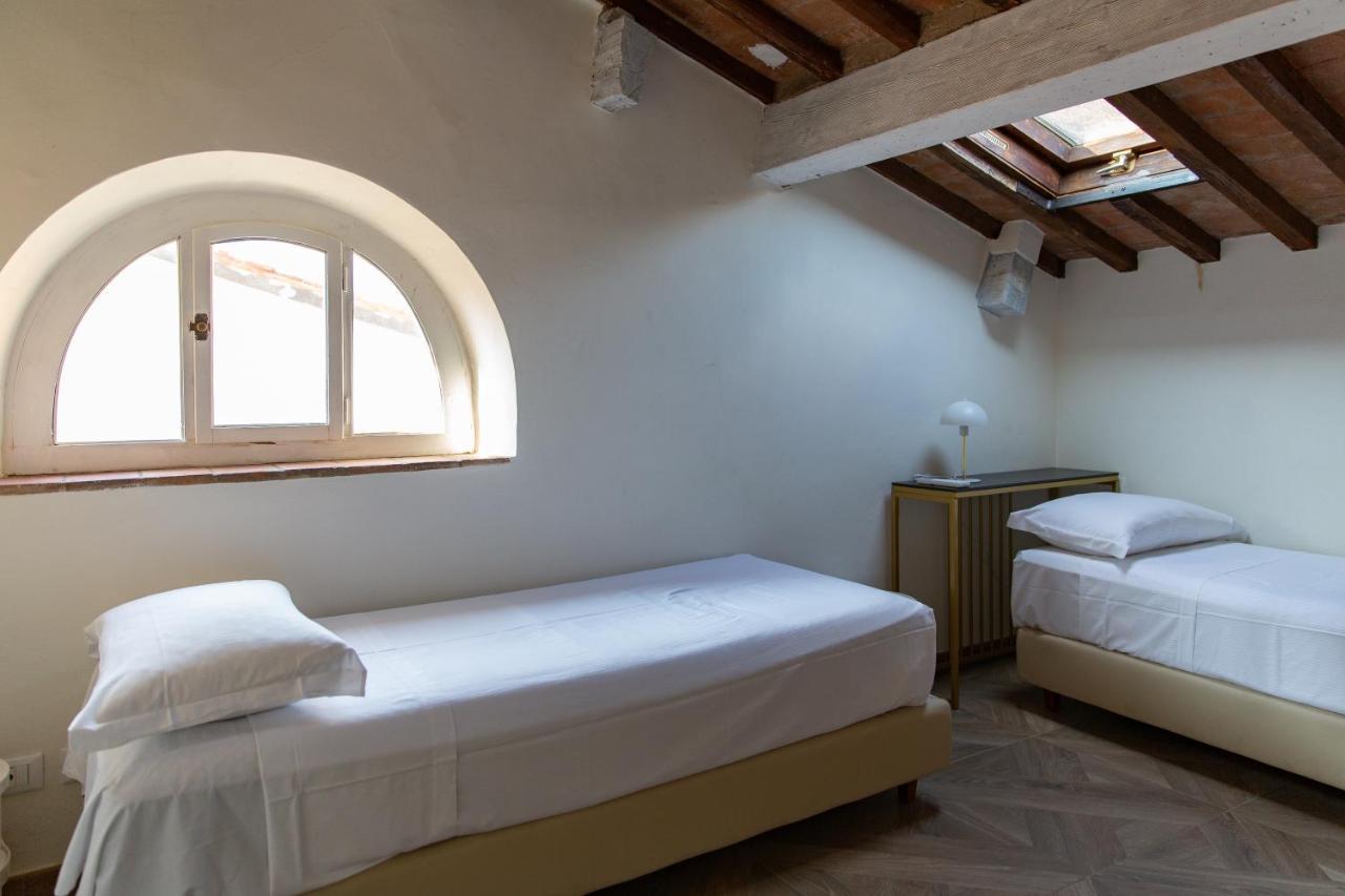 Large 2Br Apartment Near Piazza San Marco ฟลอเรนซ์ ภายนอก รูปภาพ